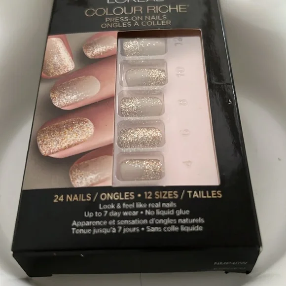 Loreal Colour Riche Press-On Nails - Nude Muse Desgns - NIB - Picture 1 of 5